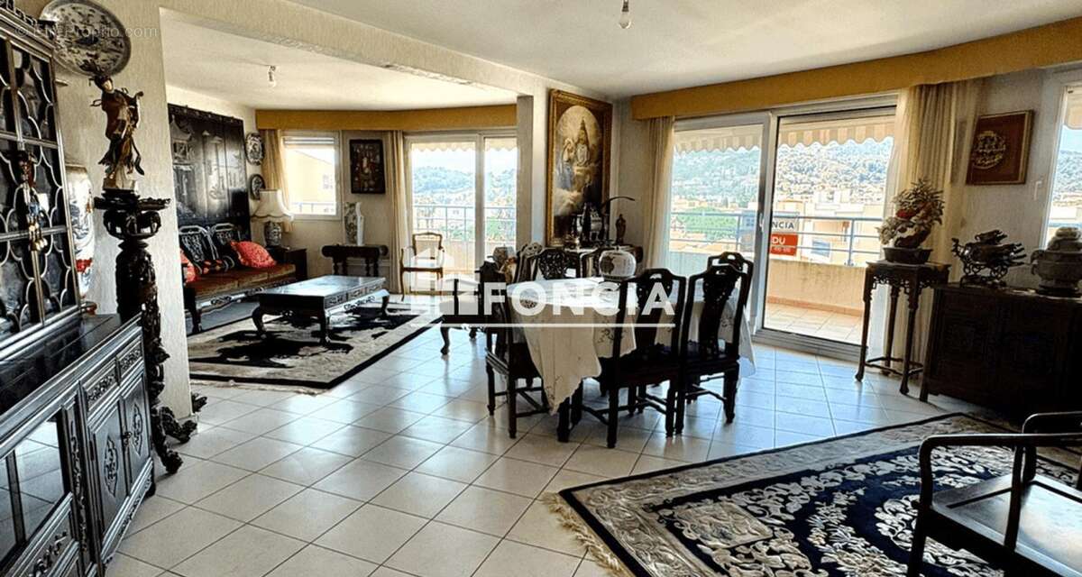 Appartement à HYERES