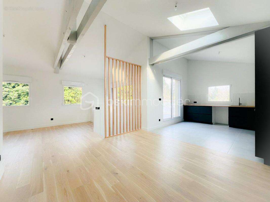 Maison à CHAMPAGNE-AU-MONT-D&#039;OR