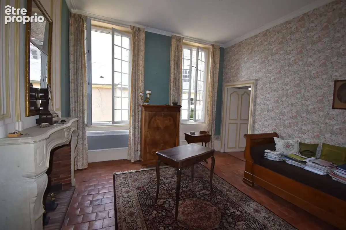 Nevers Centre  - Appartement de caractère /triplex de 148 m2 - 4 chambres- jardinet - photo 6