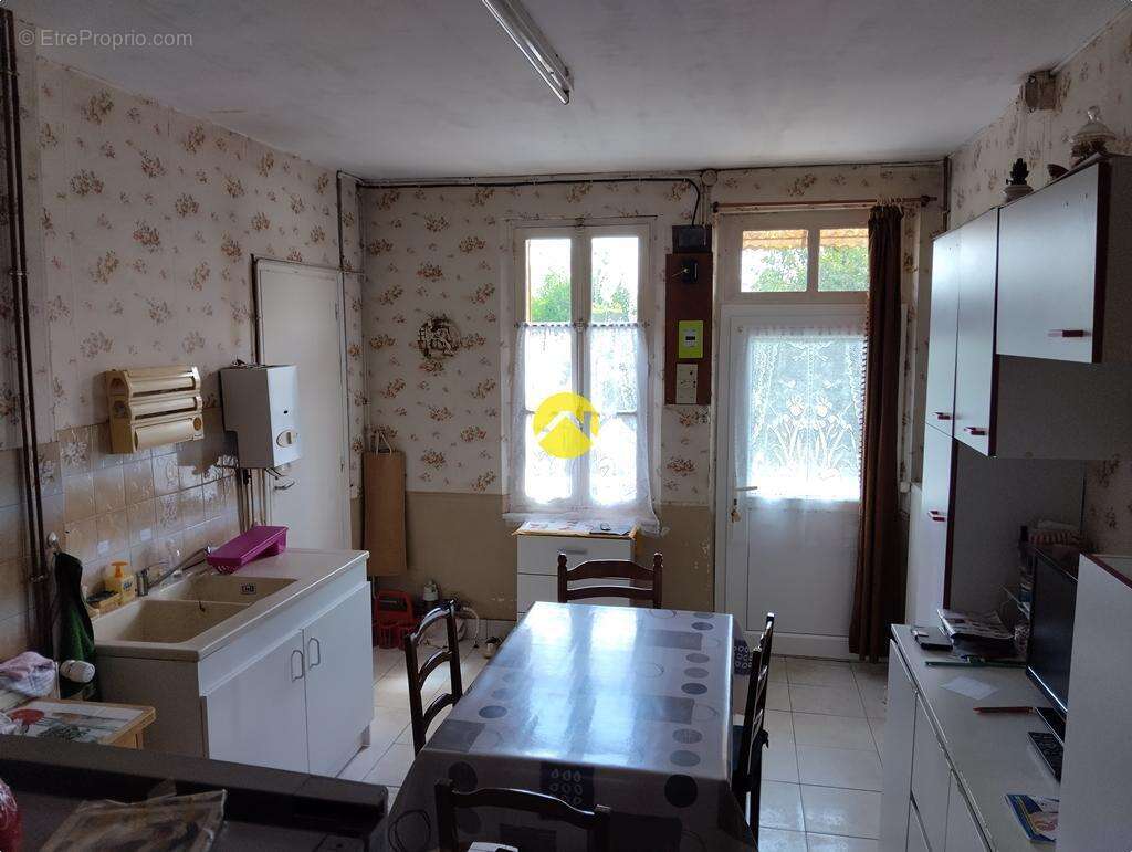 Maison à LE VEURDRE