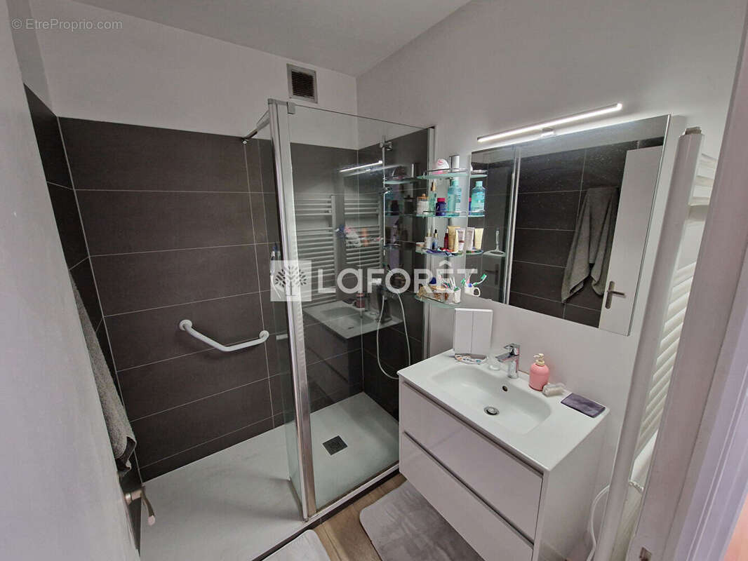 Appartement à ONET-LE-CHATEAU