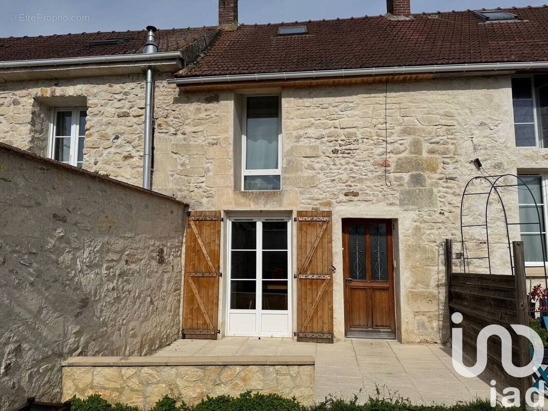 Photo 1 - Maison à CHARS