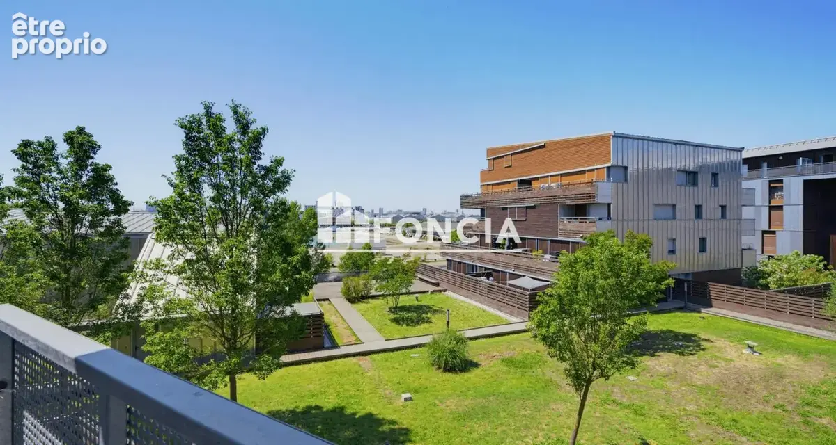 T3 récent avec vue dégagée – 73 m² – Bassins à Flot - photo 2