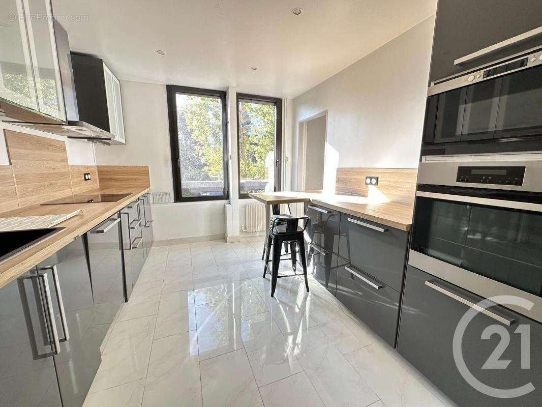 Appartement à FONTENAY-SOUS-BOIS