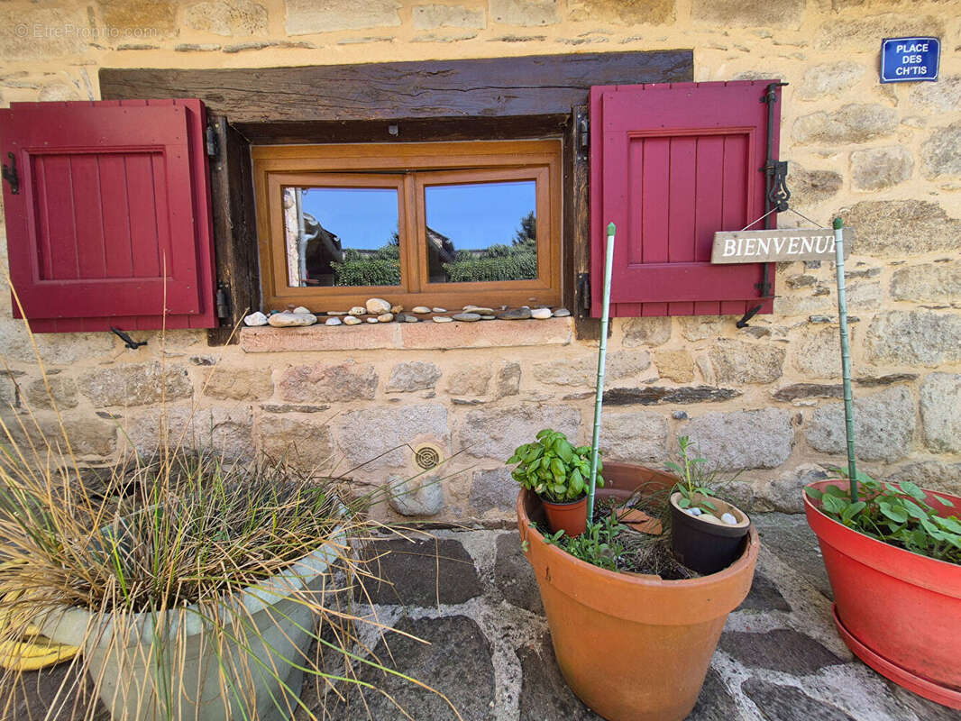 Maison à SAINT-BEAUZELY