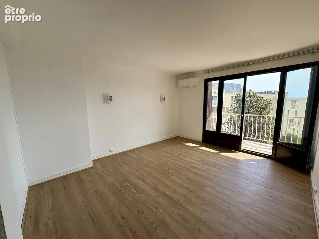 Appartement 2 pièces 45 m² à vendre à Cassis (13260) - photo 2