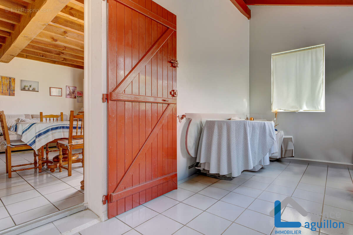 Maison 3 pieces en copropriete sur 3 niveaux avec terrasse, jardin et parking - photo 10
