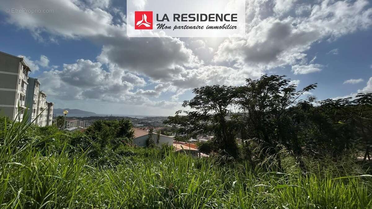 Terrain à FORT-DE-FRANCE