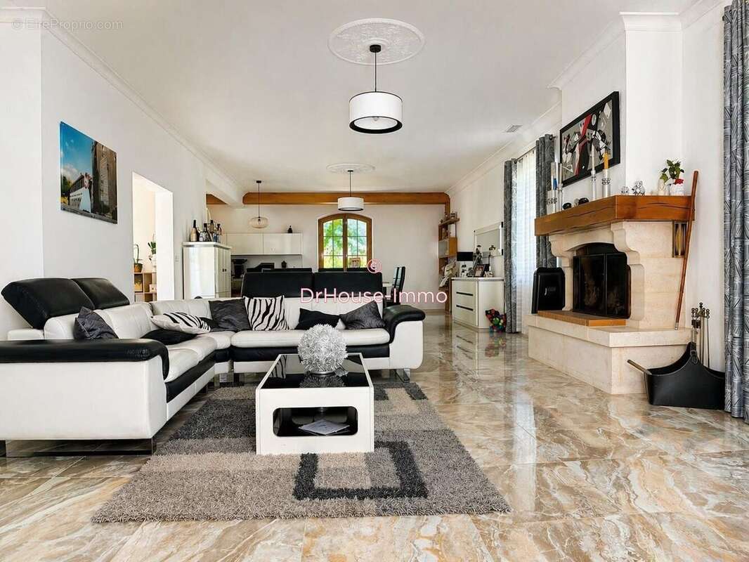 Maison à YVRAC