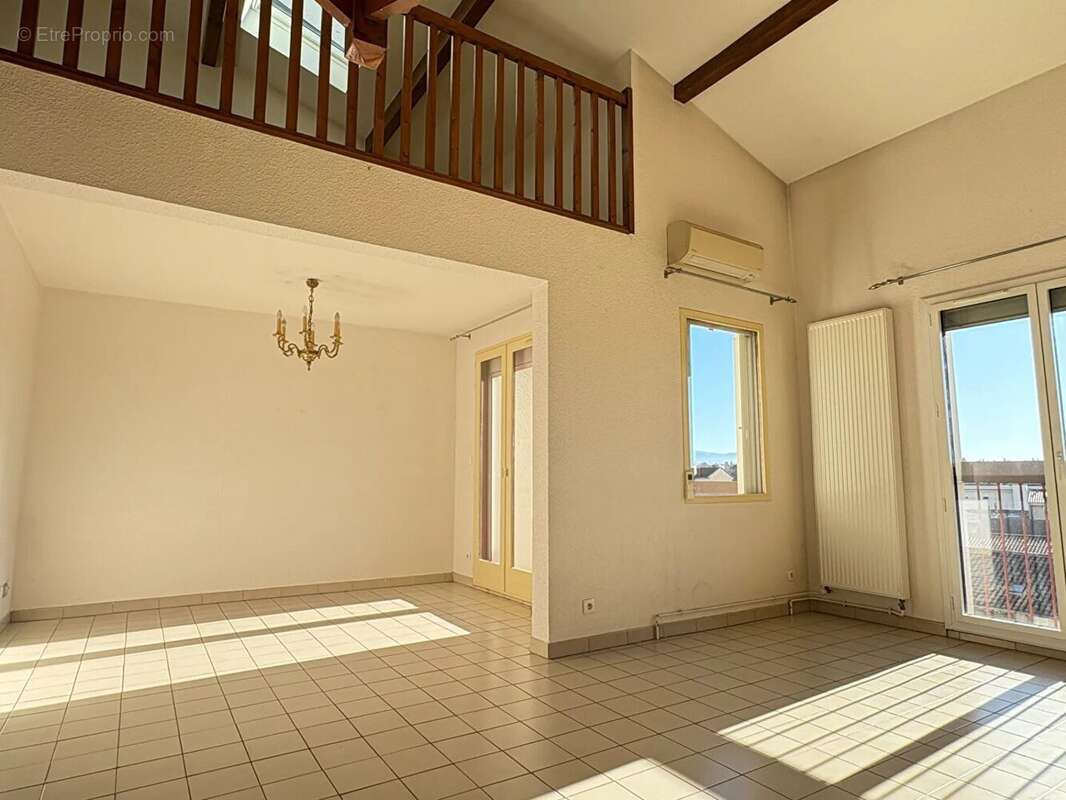 Appartement à BOURG-DE-PEAGE