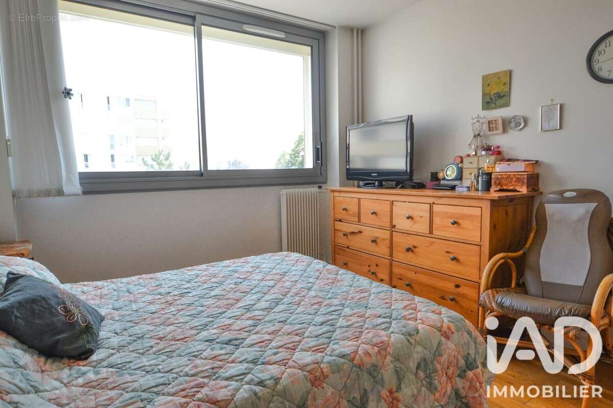 Appartement 93 m² à Fresnes  - photo 8