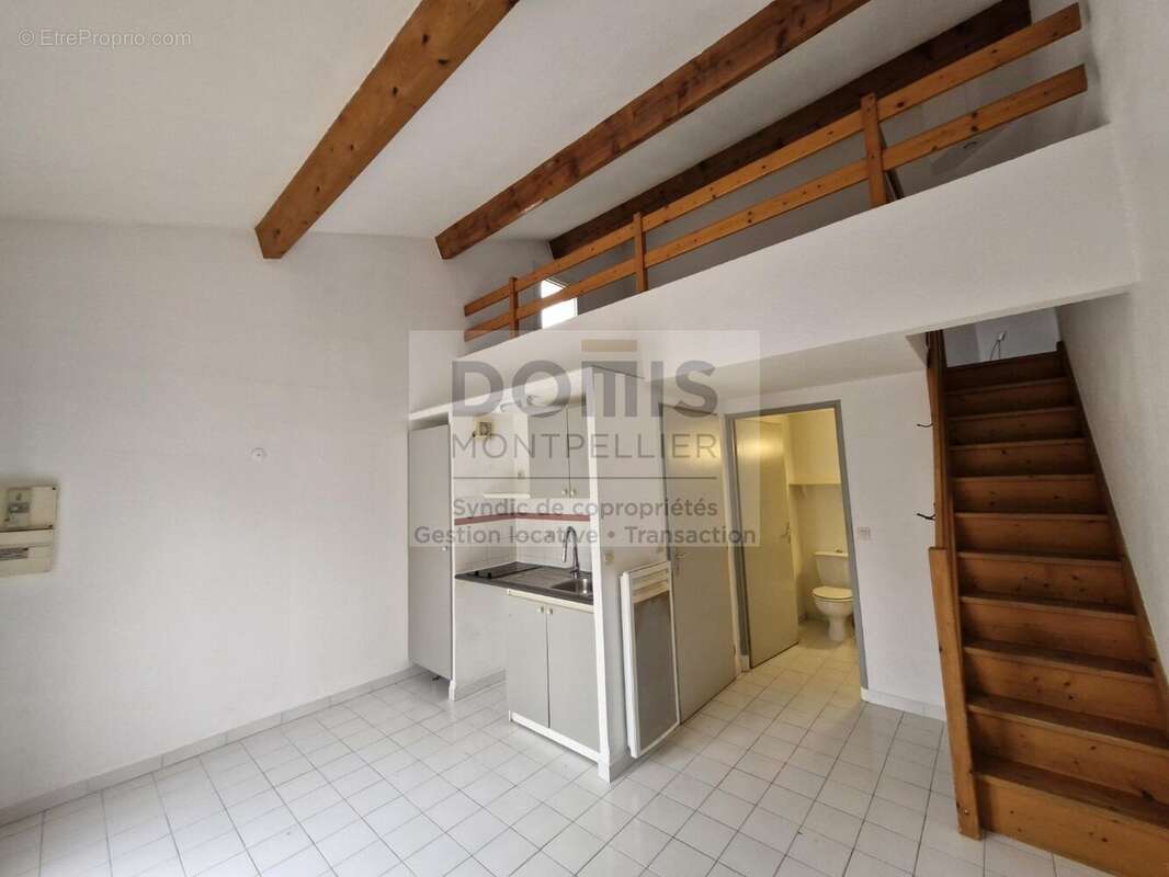 Maison à VIC-LA-GARDIOLE