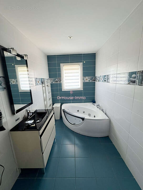Maison 130 m² à Theza  - photo 4