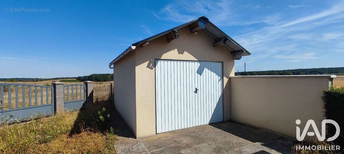 Maison 280 m² à Trizay-Les-Bonneval  - photo 6