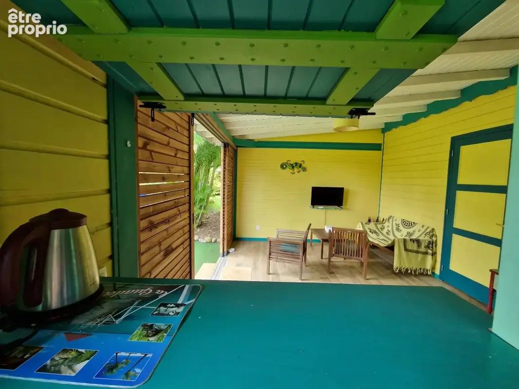 DESHAIES, Villa plage à pied, 2 bungalow, garage et piscine, sur 1 965 m² de terrain arboré - photo 19