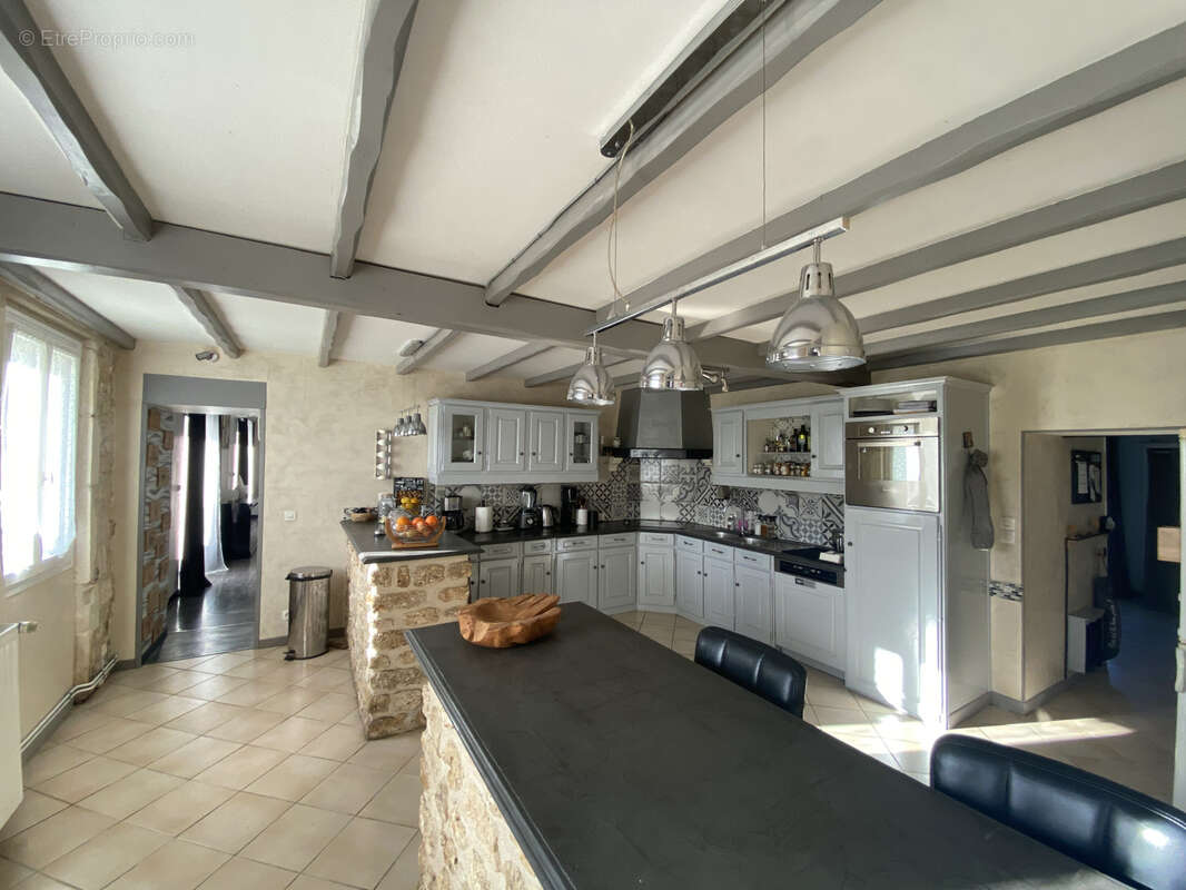 Maison à ROULLET-SAINT-ESTEPHE