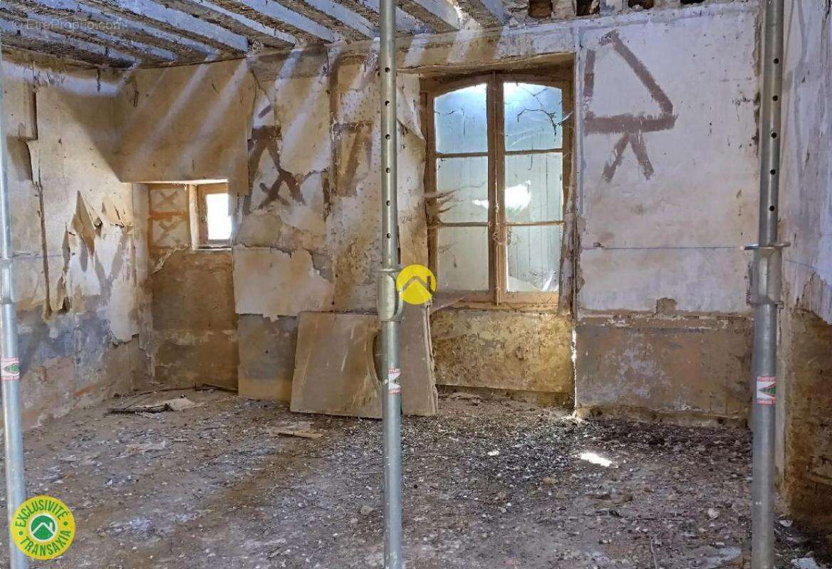 Maison 201 m² à Vatan  - photo 9