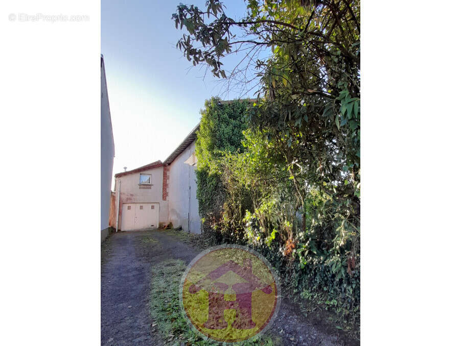 Maison à SAINT-JUNIEN