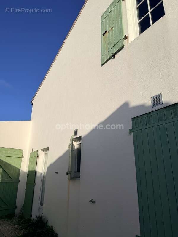 Appartement à LA FLOTTE