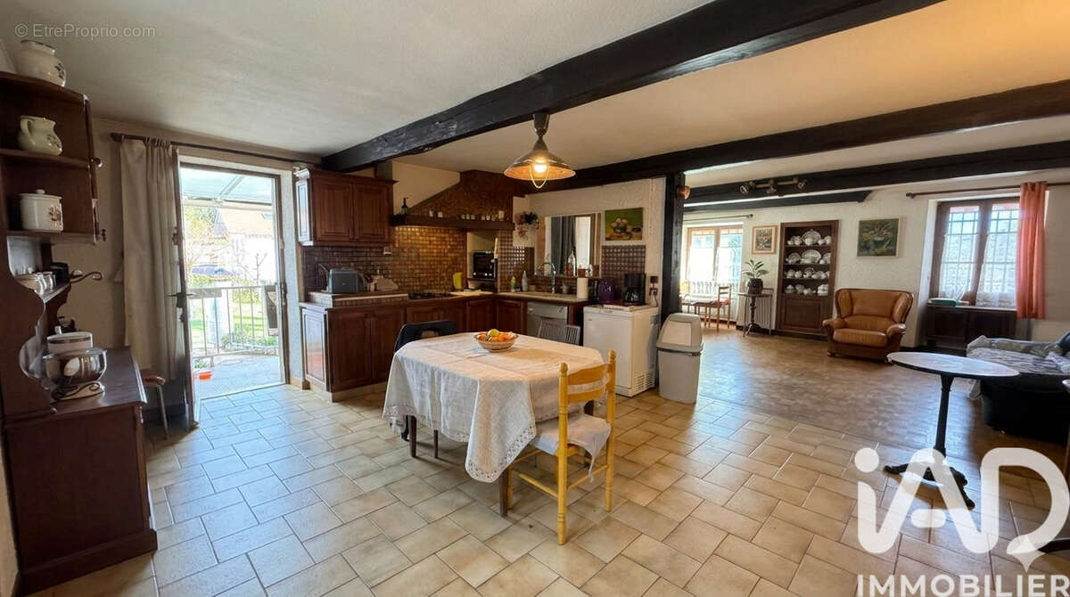 Photo 8 - Maison à VEUREY-VOROIZE