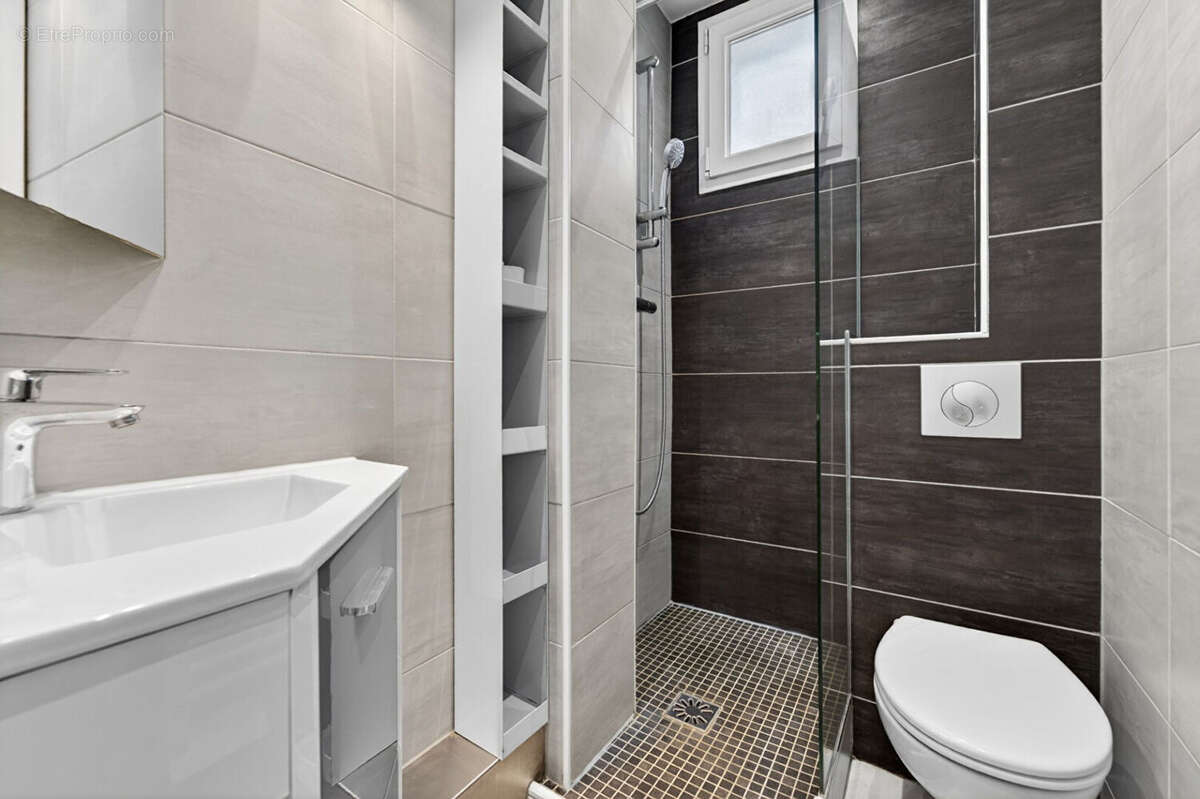 Appartement à PARIS-14E
