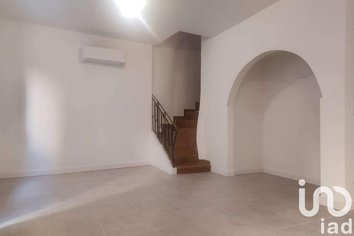 Photo 2 - Maison à SAINT-GILLES