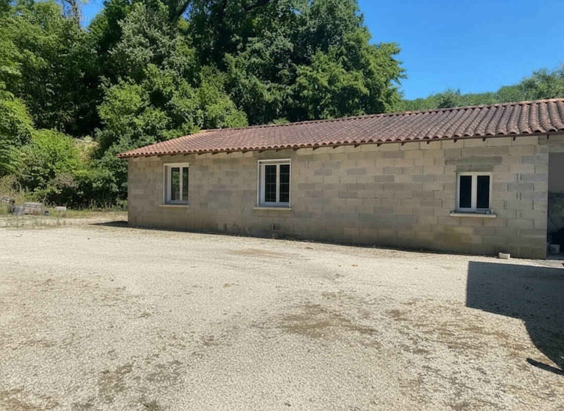 Maison 4 pièces 130 m² · à Manzac-sur-Vern · 130 m² · 189 000 €
