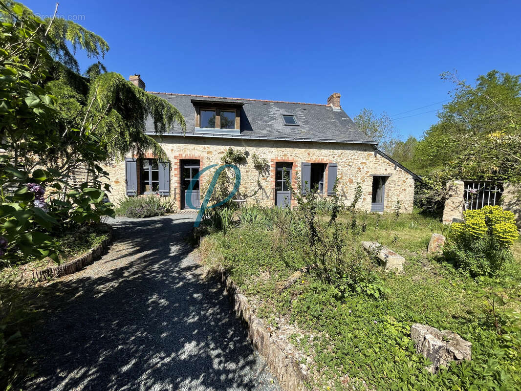 Maison à LA ROUXIERE