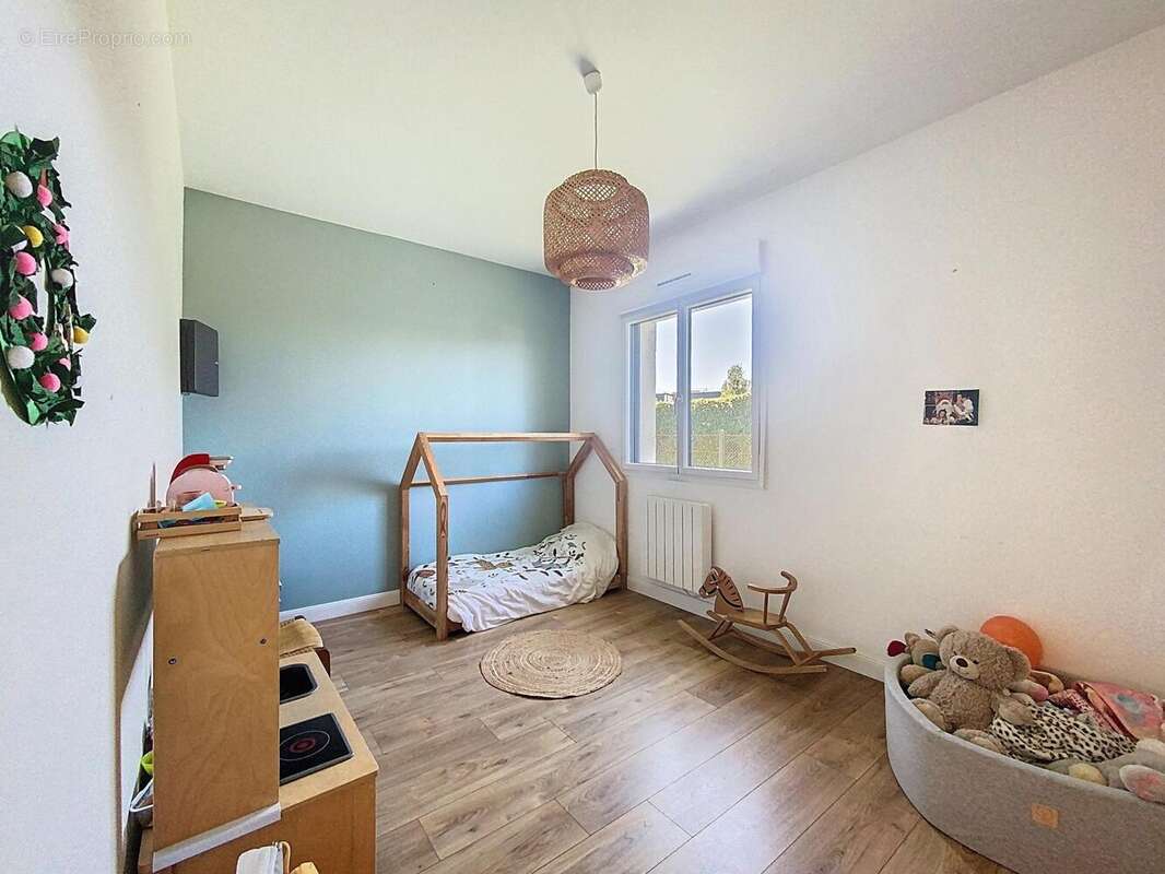 Maison 100 m² à Ambares-Et-Lagrave  - photo 9