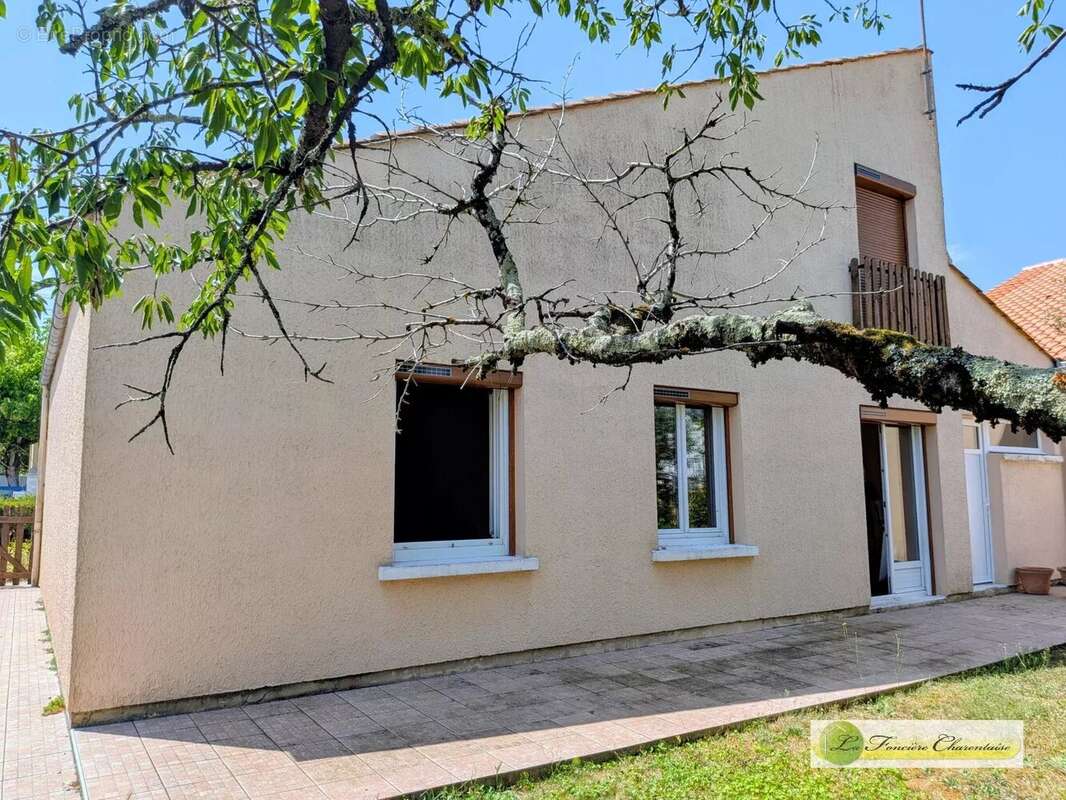 Maison à L'ISLE-D'ESPAGNAC