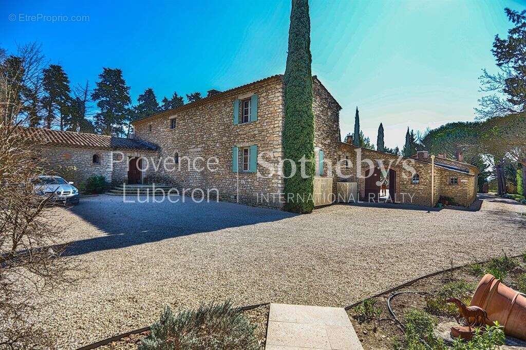 Maison à L&#039;ISLE-SUR-LA-SORGUE
