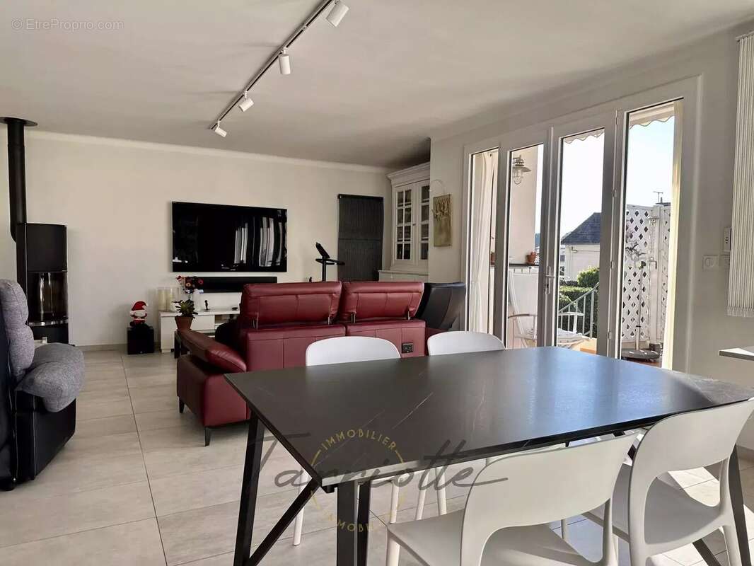 Maison à MONTELIMAR