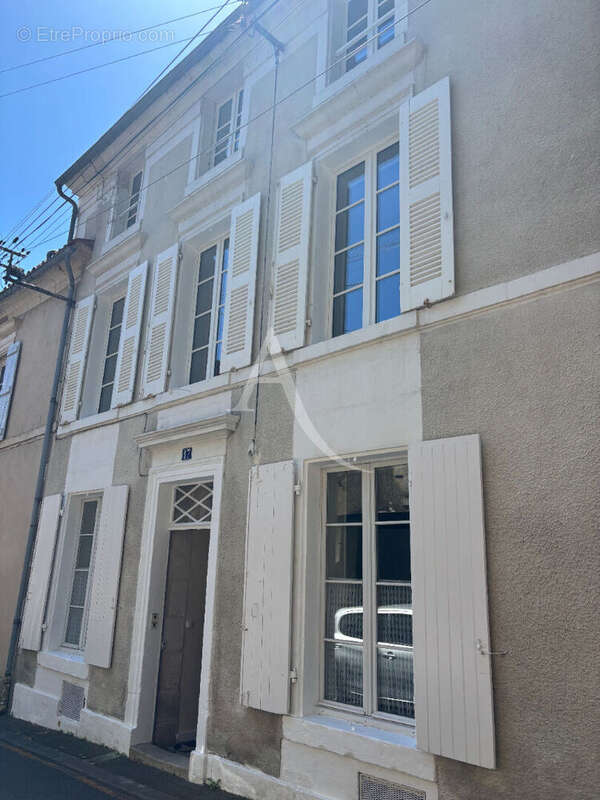 Maison à FONTENAY-LE-COMTE