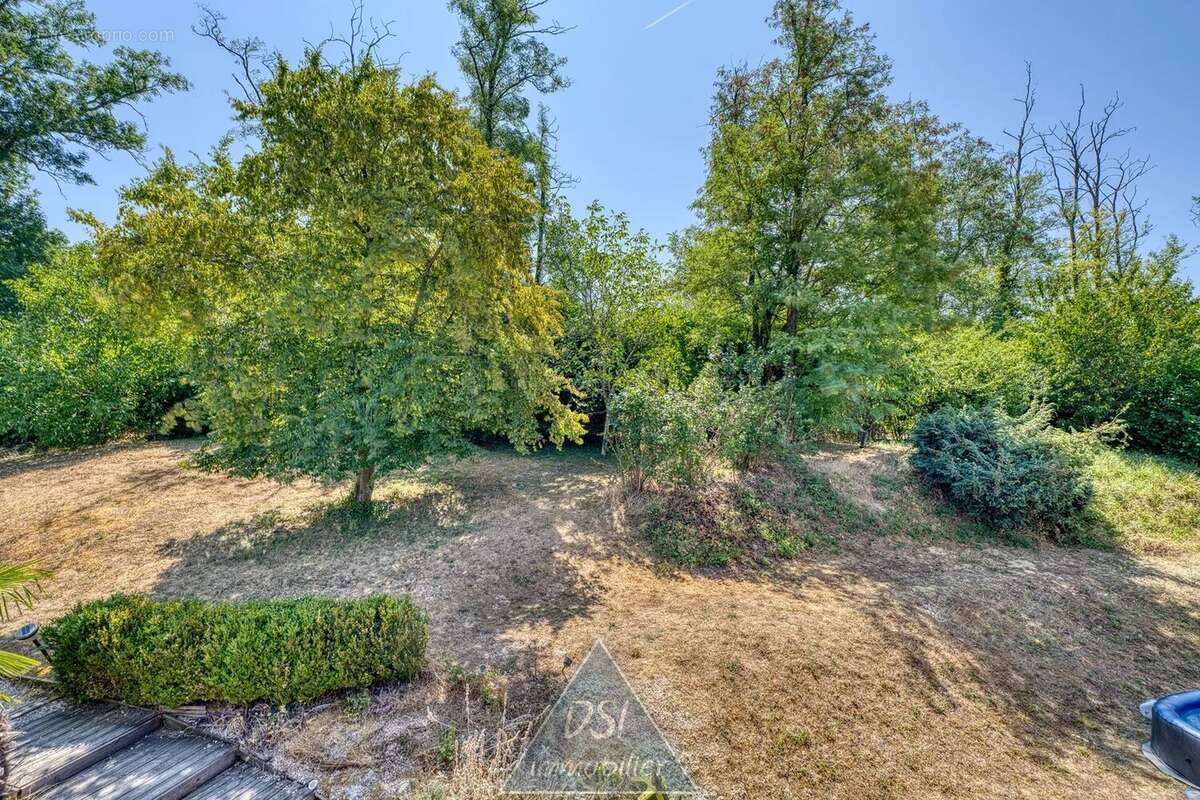 Maison contemporaine de 195 m² – 5 chambres – Terrain de 1 645 m² – NEYRON - photo 9