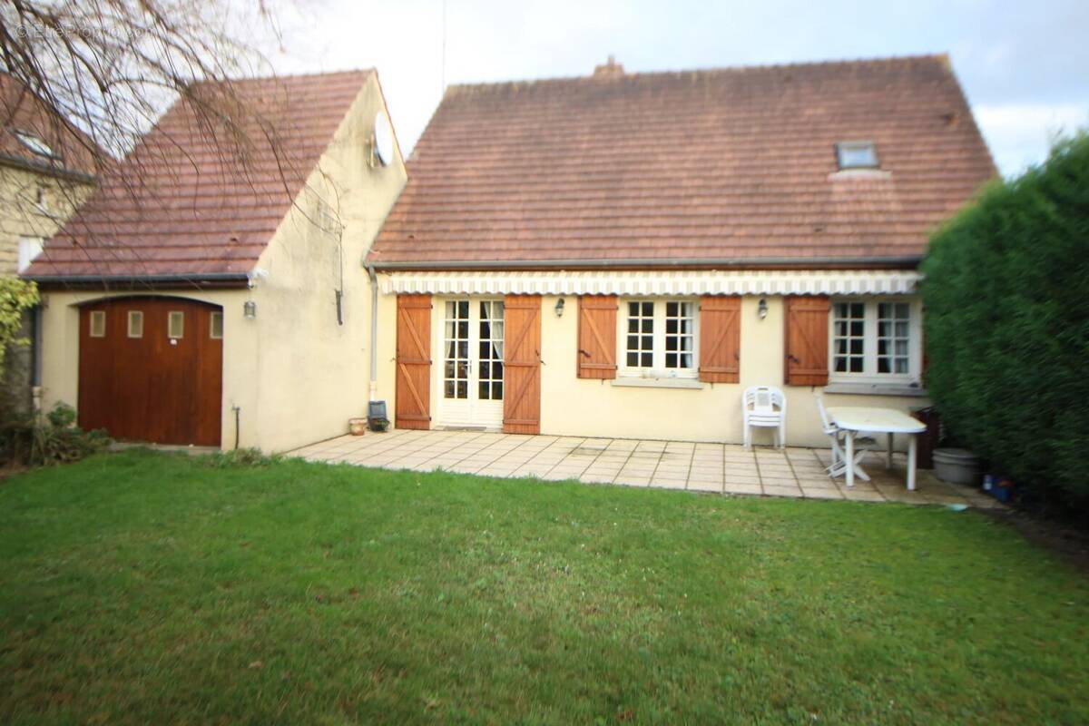 Maison à CIRES-LES-MELLO