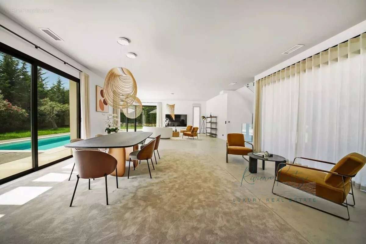 Maison à MOUGINS