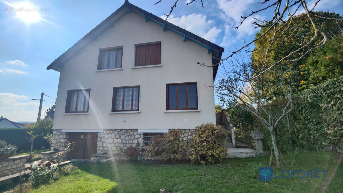 Maison à OLLAINVILLE