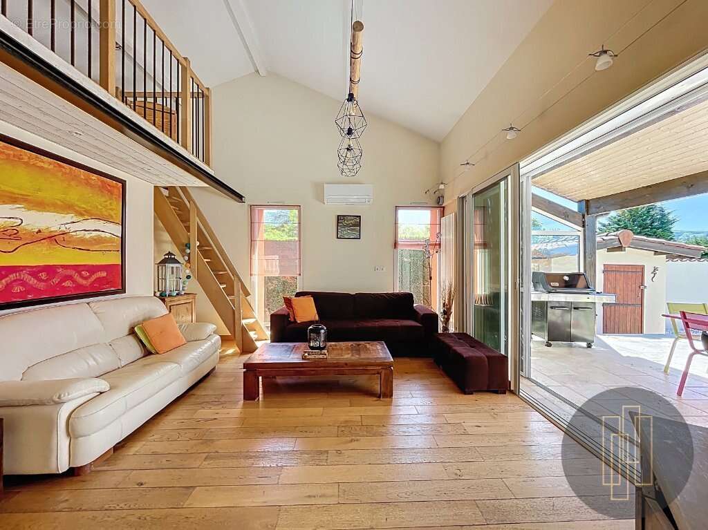 Maison à SOURCIEUX-LES-MINES