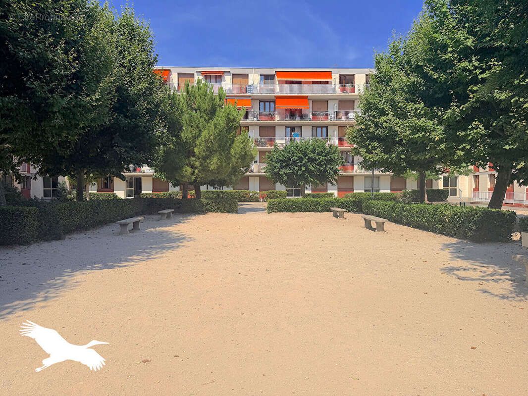 A VENDRE - Marseille 13013, Château Gombert / St Mitre - Appartement 4 pièces de 82m² avec terrasse et cave - Dernier étage - photo 12