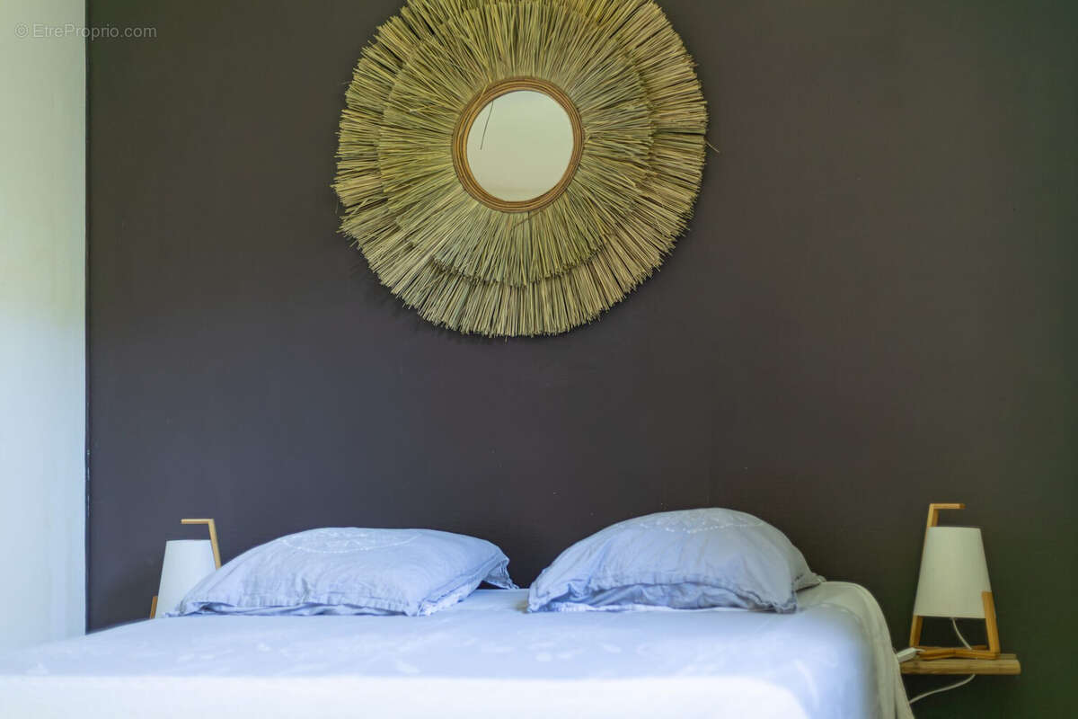 Maison à LES ABYMES