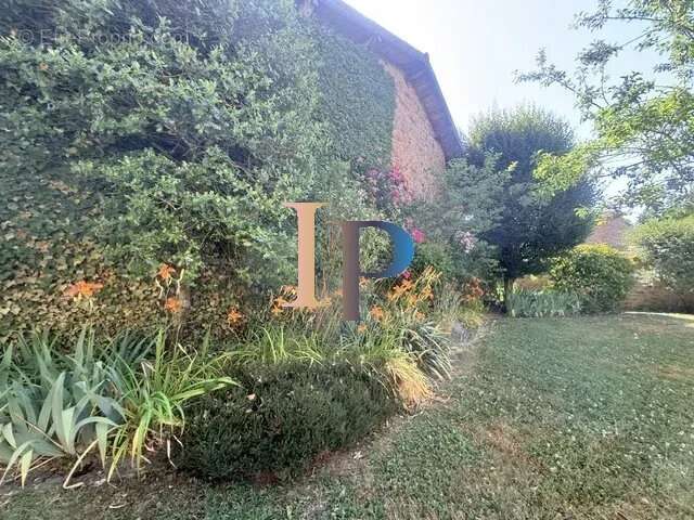 Maison à CHARLIEU