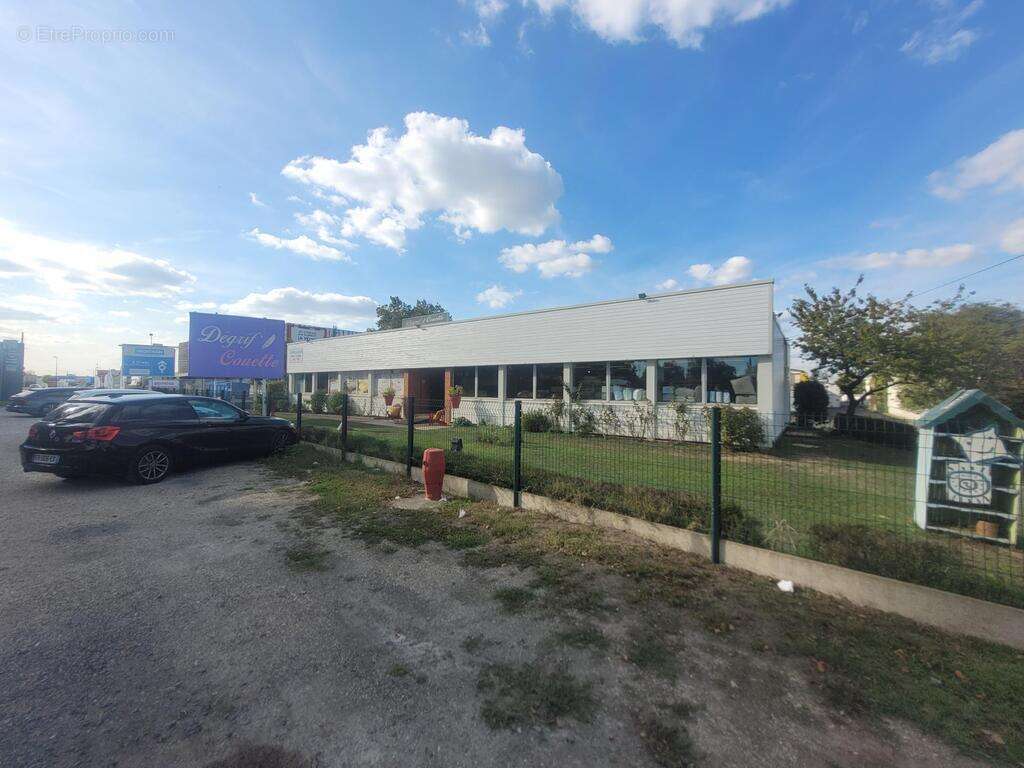 Commerce à SAINT-PIERRE-DES-CORPS