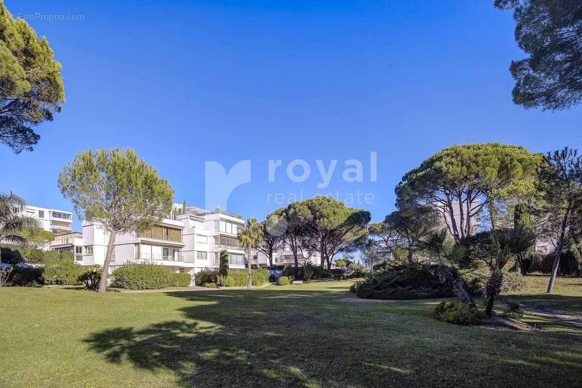 Appartement à MANDELIEU-LA-NAPOULE