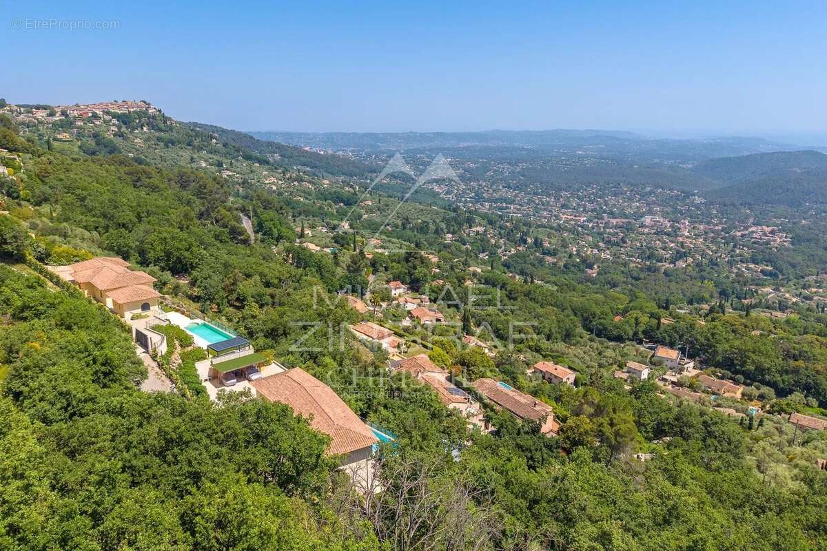 Villa épurée avec vue panoramique sur la Riviera - photo 7