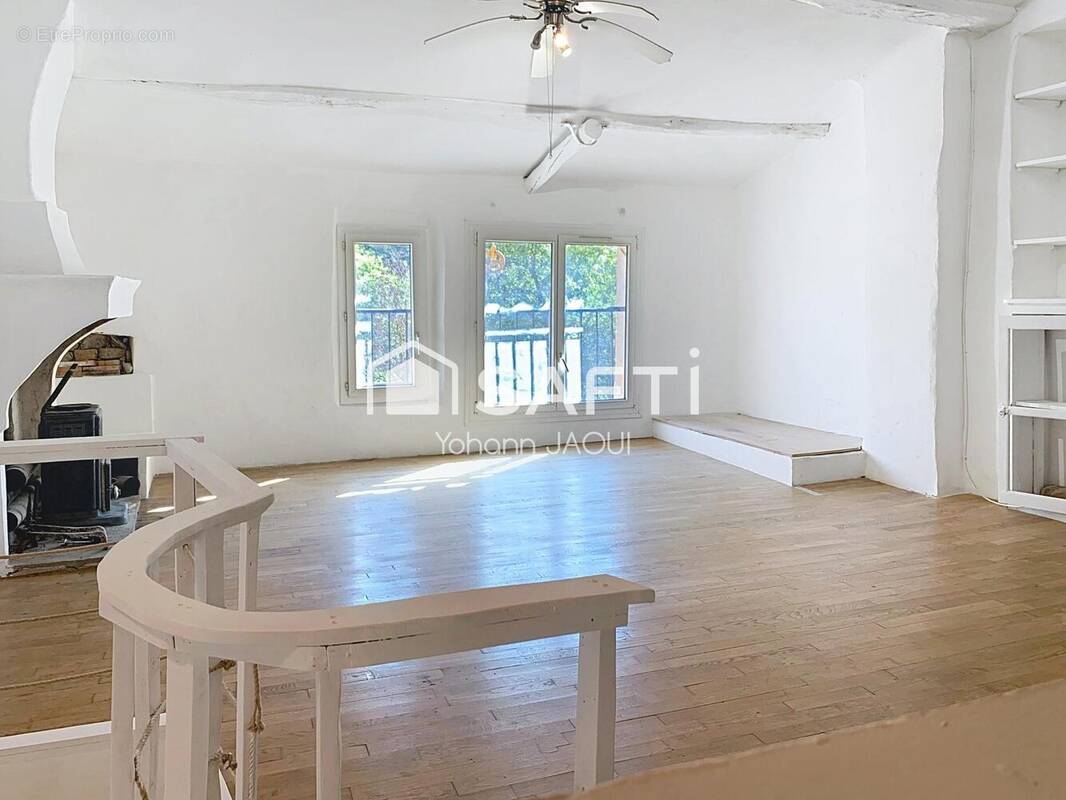 Photo 1 - Maison à ENTRECASTEAUX