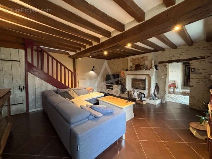 Maison à MORANNES