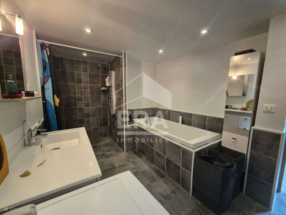 Maison à OSTRICOURT