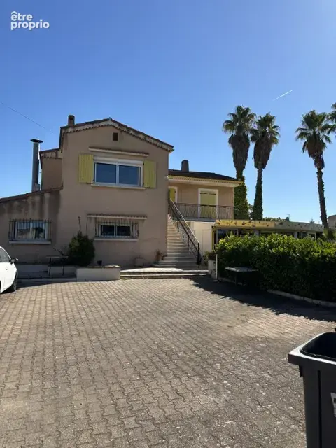 Murs d'un local commercial de 350M2 avec une maison T5 à Marignane. - photo 1