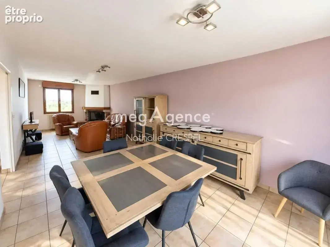 Maison à AMBRIERES-LES-VALLEES