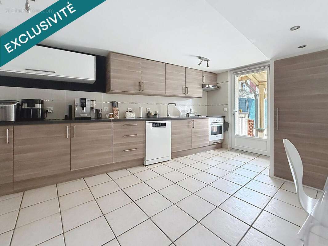 Maison 83 m² à Beaucroissant  - photo 4